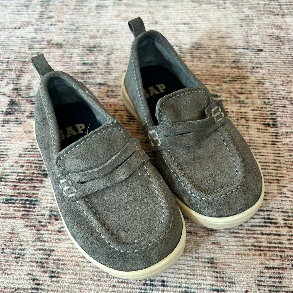 GAP Kids Gray Suede Loafers Toddler size 7